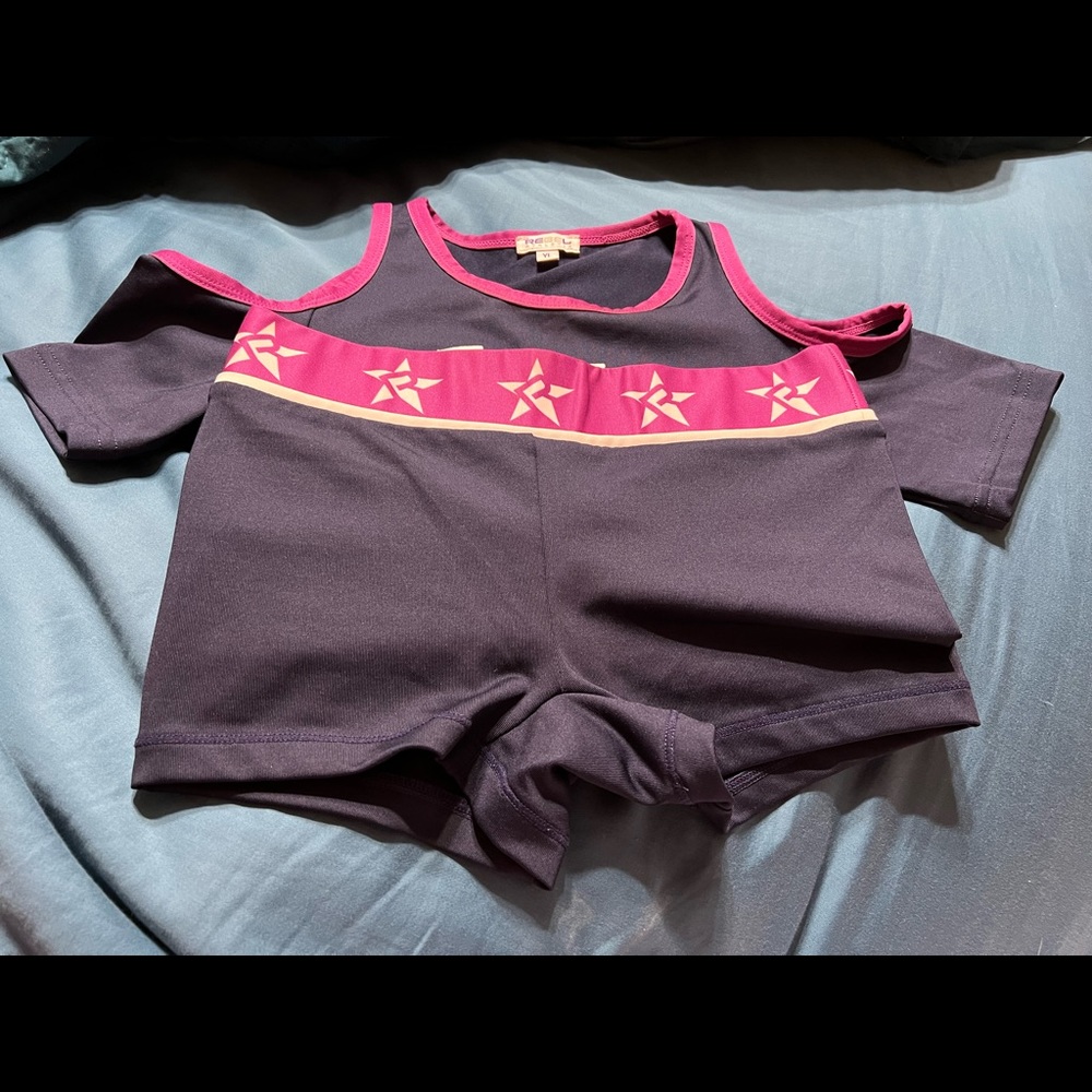 Rebel - youth large - two piece set - sports bra and shorts - Picture 3 of 3
